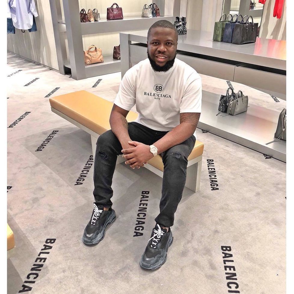 Nigerijec Raymond Abbas alias Hushpuppi je obviněn z podvodu v přepočtu za 10 miliard korun.