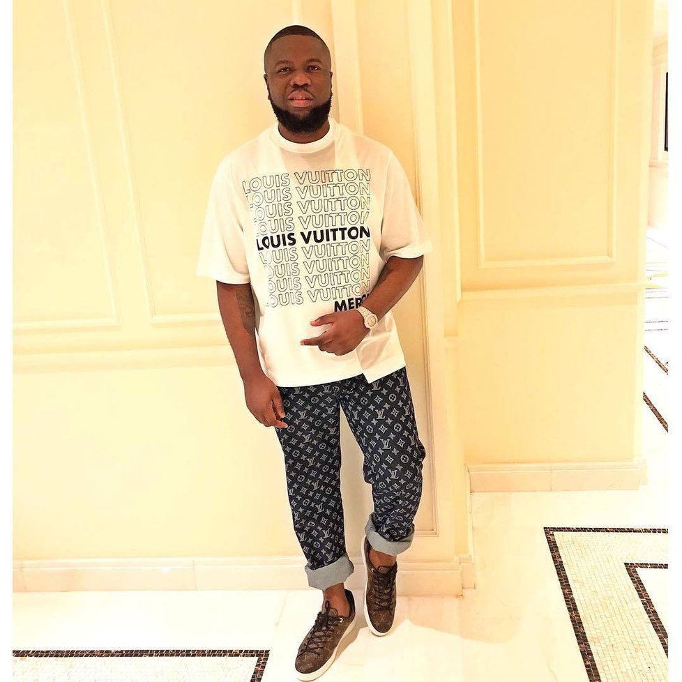 Nigerijec Raymond Abbas alias Hushpuppi je obviněn z podvodu v přepočtu za 10 miliard korun.