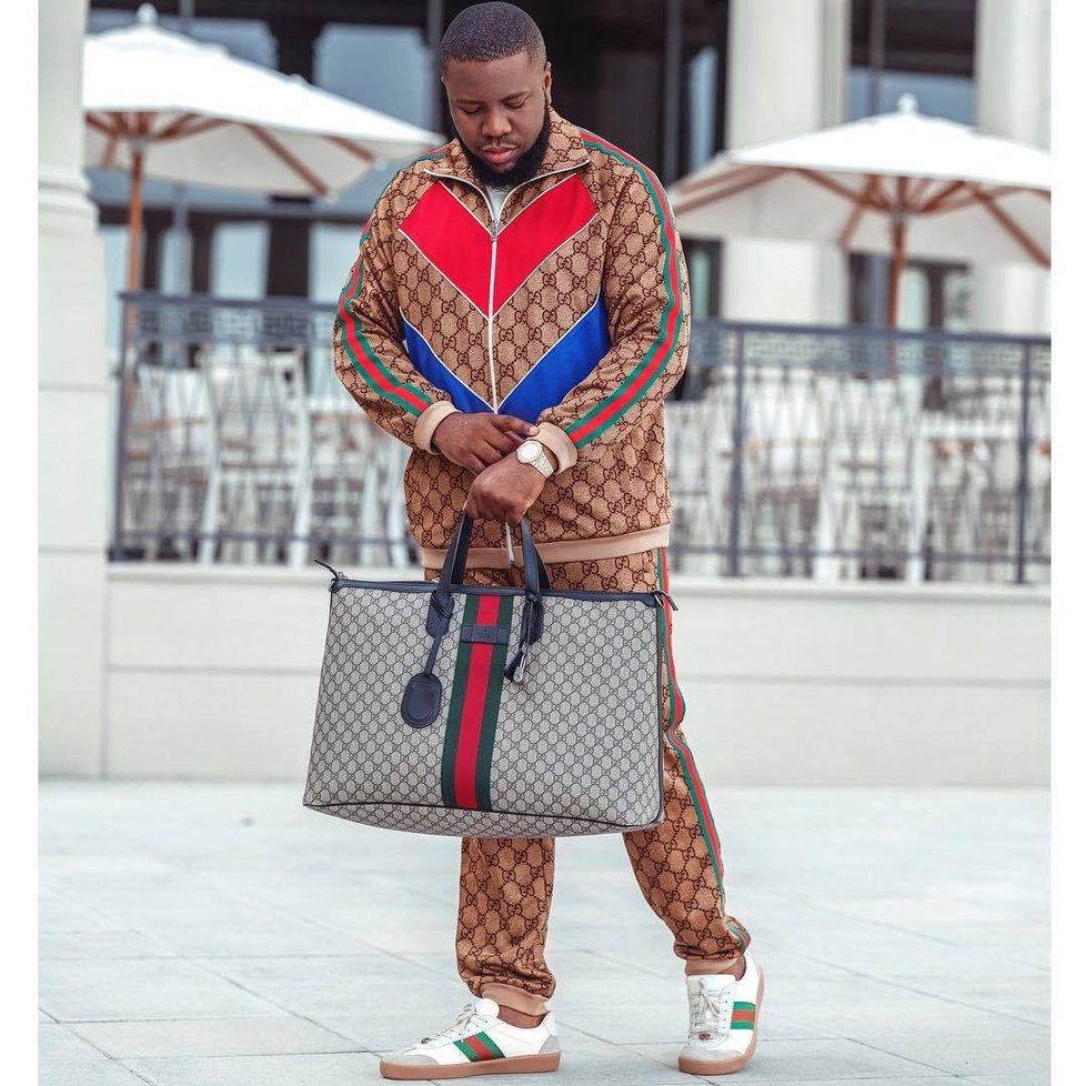 Nigerijec Raymond Abbas alias Hushpuppi je obviněn z podvodu v přepočtu za 10 miliard korun.