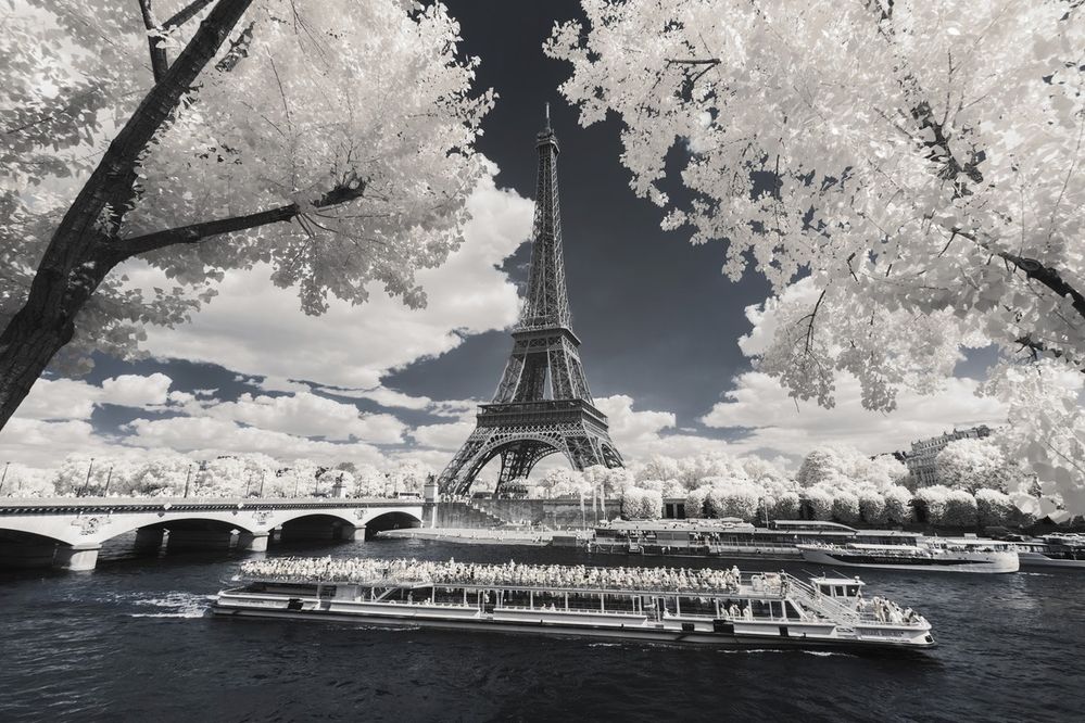 Neviditelná Paříž, Pierre-Louis Ferrer. Třetí místo v kategorii Fotoesej