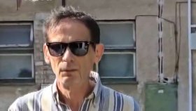 Borise Ingra (58) propustili o rok dříve z vězení, kde si odpykával 15 let za vraždu manželky a spisovatelky Simony Monyové (†44). Důvodem je jeho zdravotní stav. (15. 8. 2025)