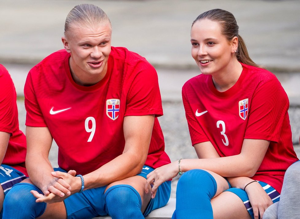 Norská princezna Ingrid Alexandra a fotbalista Erling Haaland