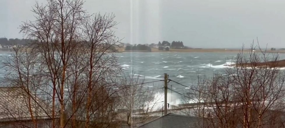 Na Norsko se řítí bouře Ingunn.