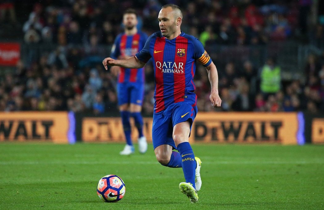 Andres Iniesta (Barcelona, 200 milionů eur)