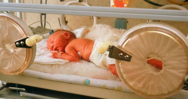 Tragédie na novorozenecké JIP: Při požáru zemřelo 10 miminek