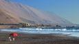 Sucho je v Chile, i když opustíte poušť Atacama. A město Inquique ležící západně od ní na pobřeží Pacifiku bývá navíc často postihováno zemětřesením. Přesto je díky teplotám bez velkých extrémů a absenci deště turisty vyhledávané.
