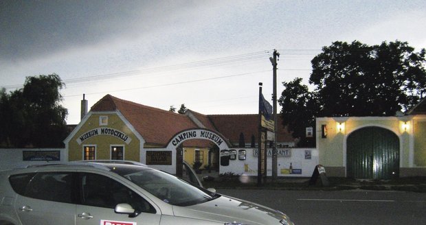 Kemp je spojen s muezeem motocyklů