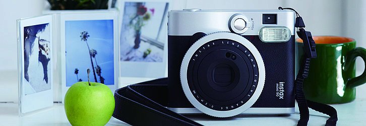 Tohle se mu bude určitě líbit! Instax Mini 90 Neo Classic, 3990 Kč, instaxstore.cz