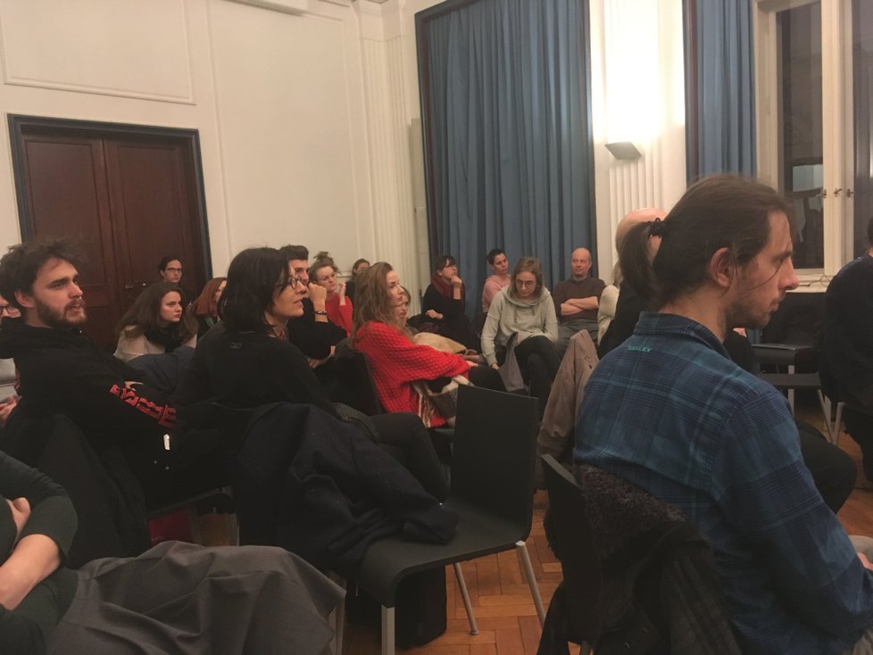 První veřejné slyšení Institutu úzkosti si kladlo za cíl zmapovat, co vše Čechům přináší úzkost a jak s ní dál pracují