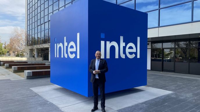 Ministr průmyslu a obchodu Jozef Síkela na návštěvě společnosti Intel ve Spojených státech.