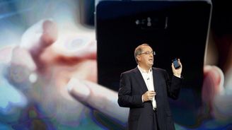 Čipy Intelu míří do smartphonů. Jako první je využijí Motorola a Lenovo