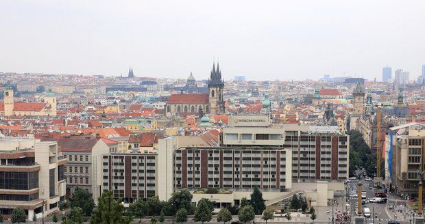 Hotel InterContinental se prodal za pět miliard.