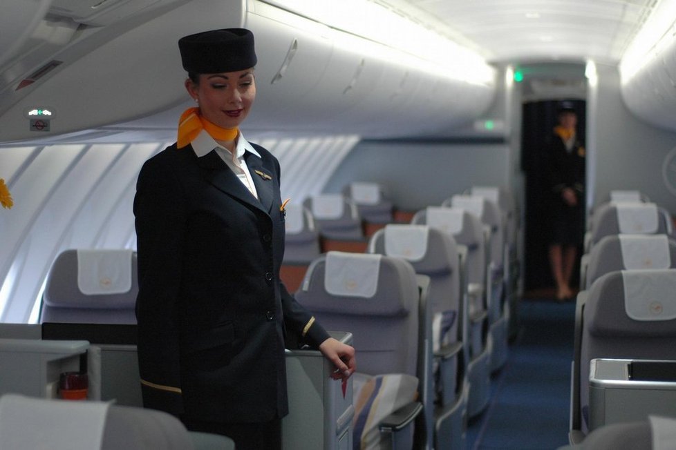 Interiér Boeingu 747-8. Lufthansa rozšiřuje ve všech svých letadlech první a business (na snímku) třídu.
