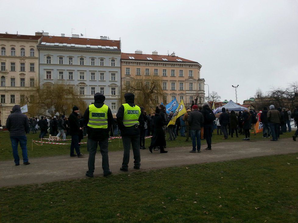 Demonstrace za svobodu internetu měla v Praze účast jen skromnou.