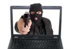Podle statistik ČSOB a Ery počet krádeží přes internet stoupl za poslední rok o desítky procent, v letošním roce se podle odborníků očekává nárůst až o stovky!