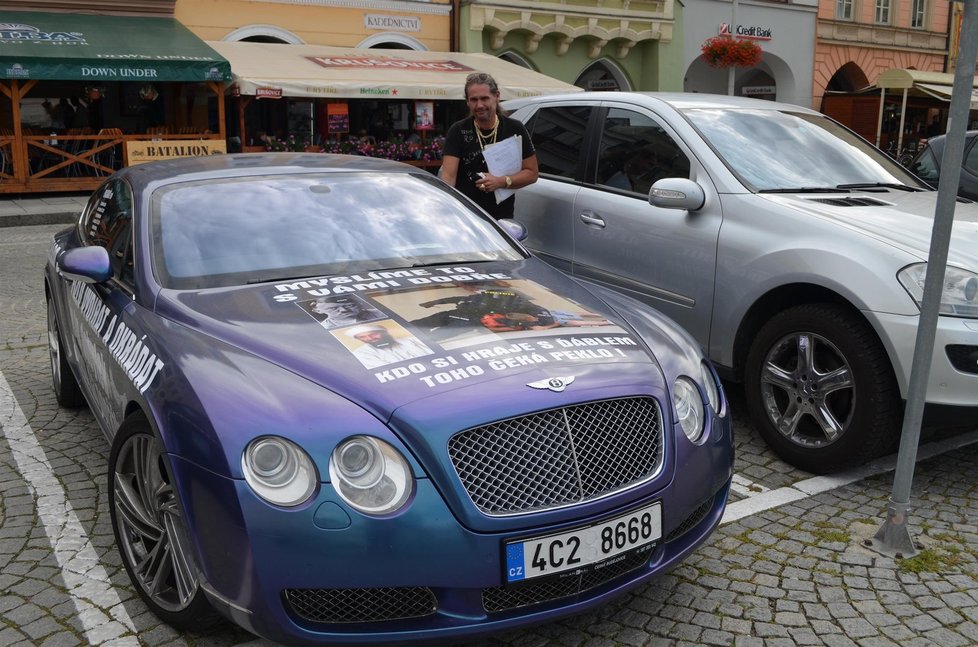 Jeho luxusní auto znal v Českých Budějovicích opravdu každý...
