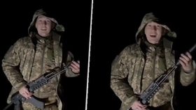 Ukrajinský voják vydal ostré varování Rusku a vyzval jeho síly, aby se vzdaly.
