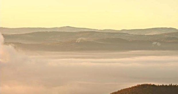 Nadprůměrně vysoké teploty vydrží do konce roku. Přes svátky až 12 °C