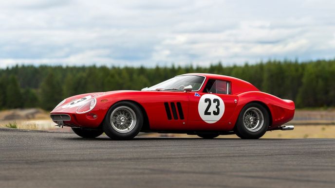 Dále si představené vozy můžete prohlédnout ve větších detailech. Ferrari 250 GTO z roku 1962 se prodalo v aukci domu RM Sotheby&#39;s v roce 2018 za neuvěřitelných 48,5 mil. dolarů (více jak jednu miliardu korun). Dosud jde o nejdražší vydražené auto.