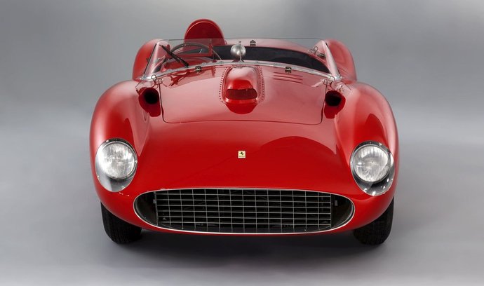 Třetím nejdražším vydraženým autem je Ferrari 335 Sport z roku 1957, které se prodalo v aukci domu Artcurial v roce 2016 za 35,7 mil. dolarů (770,8 mil. Kč). Zároveň je to nejvyšší cena zaplacená za auto na veřejné dražbě konané mimo USA.