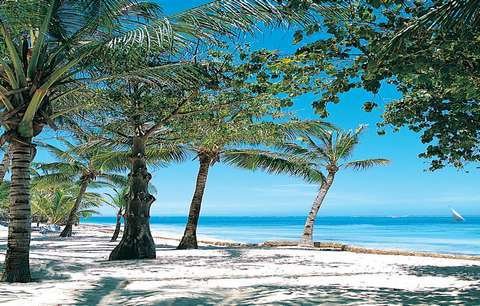 Pláže v Keni a na Zanzibaru si v ničem nezadají s těmi v Thajsku a v dalších „prověřených“ destinacích.