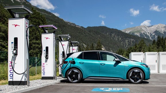 Evropa bude do 2035 potřebovat 65 milionů nabíječek elektromobilů