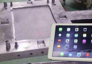 Apple prý chystá velký iPad Pro. V popředí je model iPad Air 2.