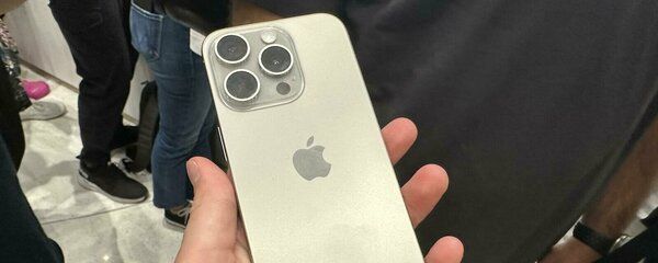 Apple iPhone 15 a 15 Pro: První dojmy Blesku!