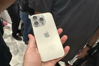 Apple iPhone 15 a 15 Pro: První dojmy Blesku!
