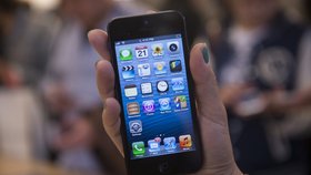 iPhone 5 se podle všeho už v březnu 2013 dočká vylepšené verze