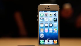 iPhone 5 je v Česku nedostatkové zboží