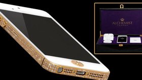 iPhone 5 ze zlata a diamantů rozhodně není levná záležitost.