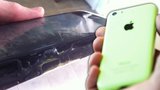 Školačce (14) vzplál iPhone 5C v kapse: Utrpěla popáleniny druhého stupně!