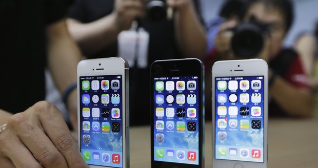 Apple v současnosti vyvíjí dva nové modely iPhonů, které budou mít zakulacené displeje