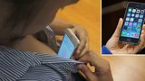 Technická nechuťárna: Japonec aktivuje iPhone 5S pomocí bradavky!