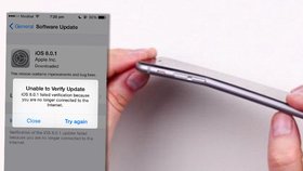 Apple se dostal pod vlnu kritiky kvůli ohnutým iPhonům a nyní se na něj valí lavina stížností kvůli nefunkčnímu operačnímu systému.