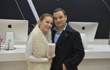 Odstartoval prodej telefonů iPhone 7: Fronty na mobil za 31 390 Kč! 