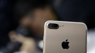 Součástky pro iPhone 7 stojí čtvrtinu toho, co Apple účtuje zákazníkům