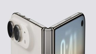 Apple ukázal první skládací iPhone. V Česku bude stát přes 50 tisíc korun Apple ukázal první skládací iPhone. V Česku bude stát přes 50 tisíc korun