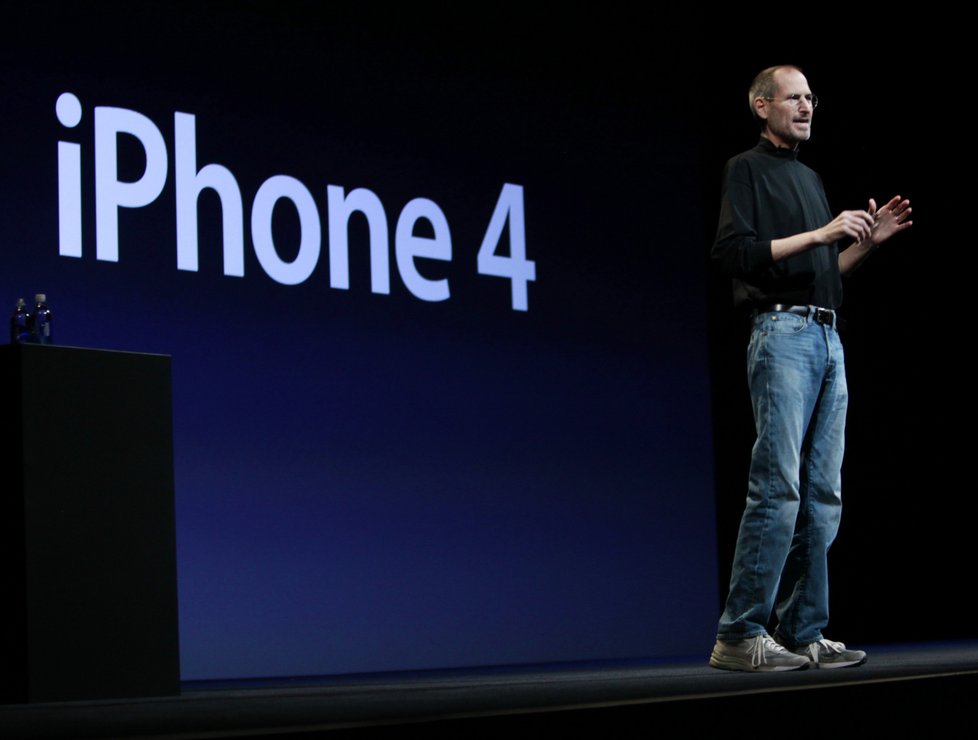 Steve Jobs představil nový iPhone