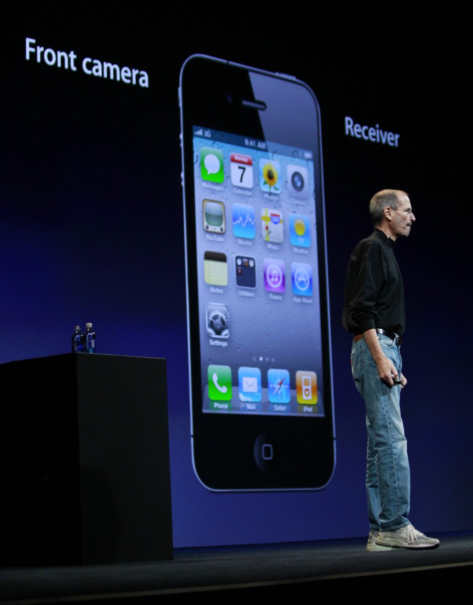 Steve Jobs představil nový iPhone