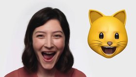 Díky TrueDepth kamerce budete moci k emoji nahrát, jak zprávu, tak i výraz a pohyby. Apple je nazývá výstižně: Animoji.