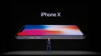 Poptávka po iPhone X je enormní, zájemci na telefon čekají až šest týdnů