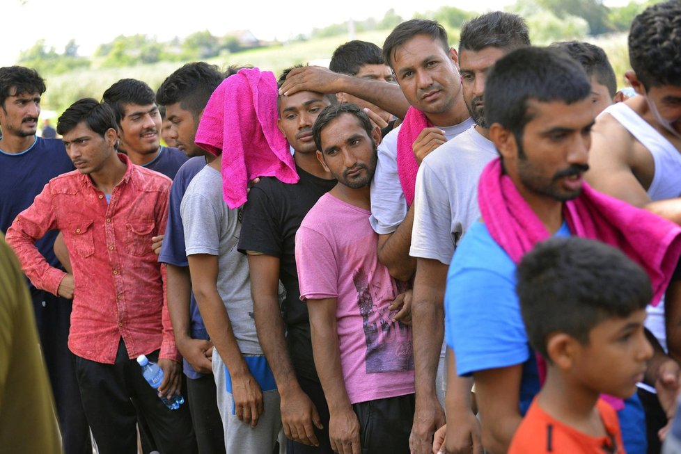 Viktor Orbán varuje: Příliv uprchlíků z loňska se může opakovat