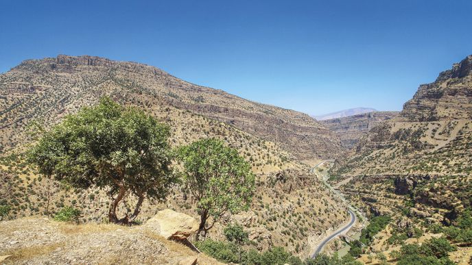 Pohled do mohutného údolí řeky Rawándúz
