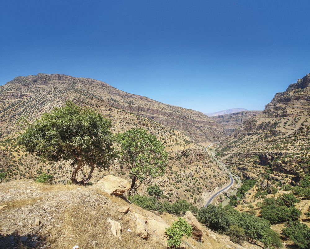 Pohled do mohutného údolí řeky Rawándúz