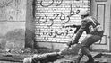 Obrana Íránců u města Chorramšahr zpomalila irácký postup