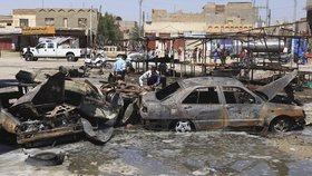 Na tržišti v Hille jižně od Bagdádu došlo k dalším pumovým útokům