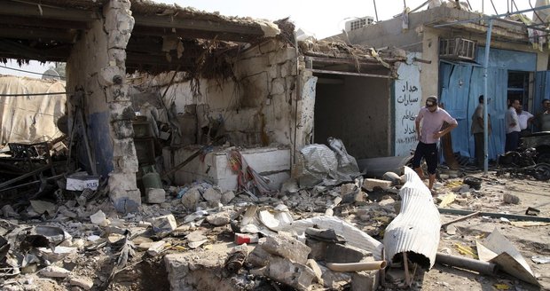 Krvavé dílo teroristů: Bombový útok zabil nejméně 17 iráckých poutníků