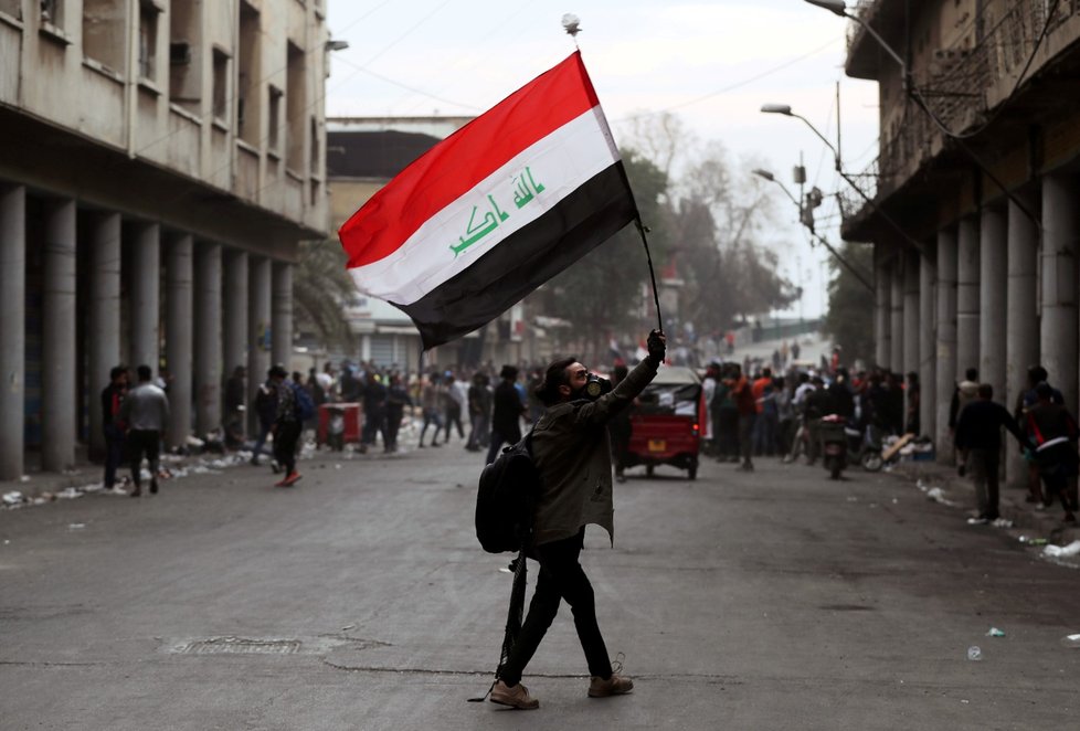 Demonstrace v Iráku neustávají. Přibývá počet obětí i zraněných.